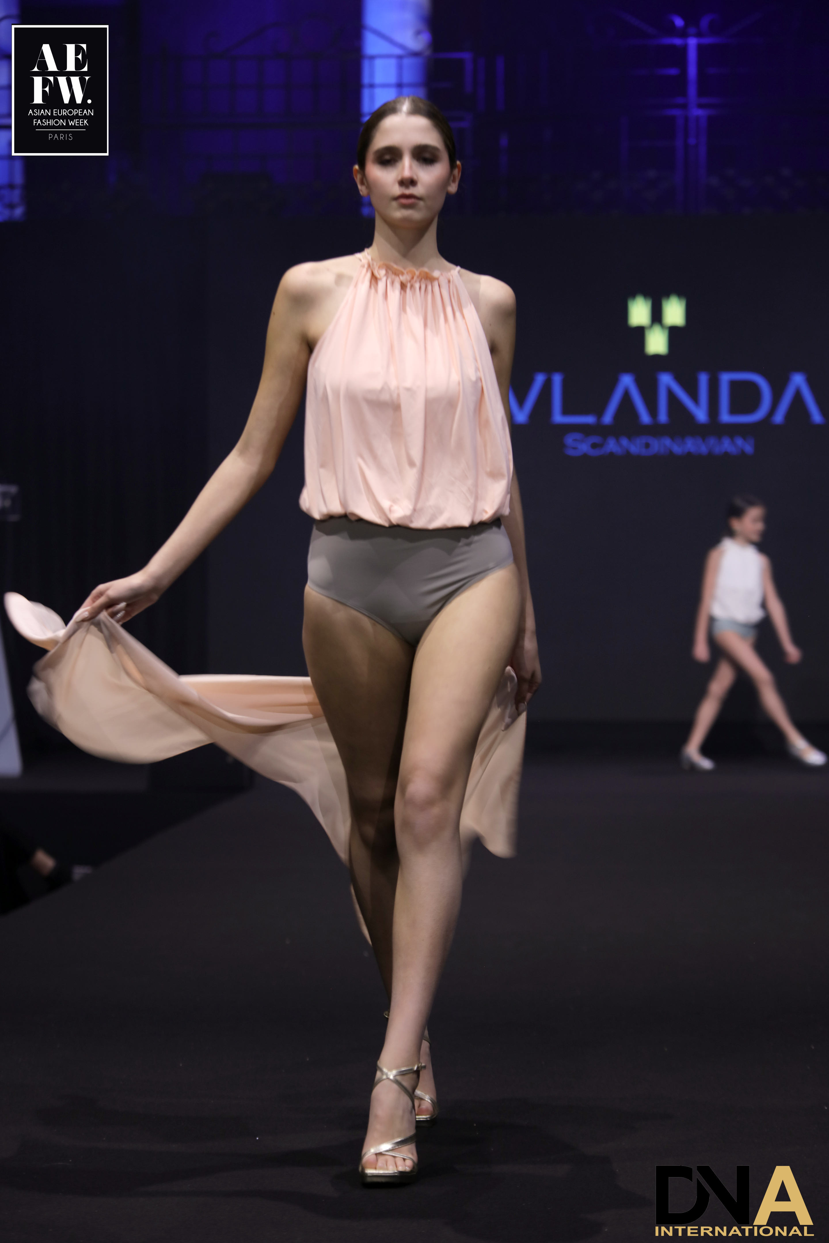 PARIS FASHION WEEK 23 - FASHION WEEK _ MISS SUPER TALENT OF THE WORLD - Edition 16 - Designer: VLANDA from Brazil