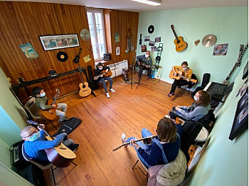 Les rencontres Guitare de Francky à Louroux-de-Bouble (Allier)