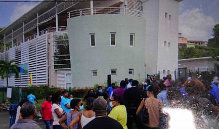  Syndicat intercommunal d'alimentation en eau et d'assainissement de la Guadeloupe (SIAEAG)