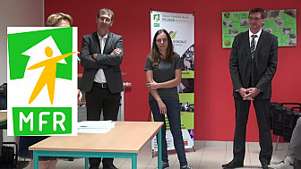 La MFR d'Escatalens avec Pierre BESNARD Préfet du Tarn et Garonne félicitait Charlène BAILLE