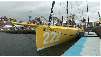 A bord du Monocoque Aviva au village de la Transat Jacques Vabre 2009