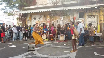 Akiyo ka la Rue Piétonne  à Pointe-à-Pitre